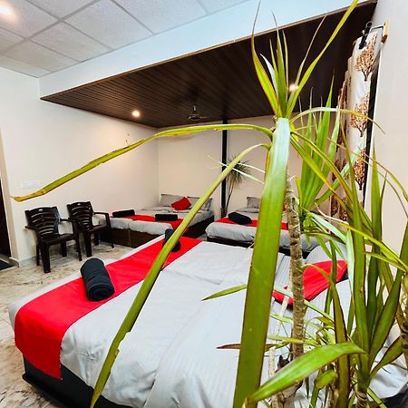 Adh Hazel Wood Hotell Mysore Eksteriør bilde