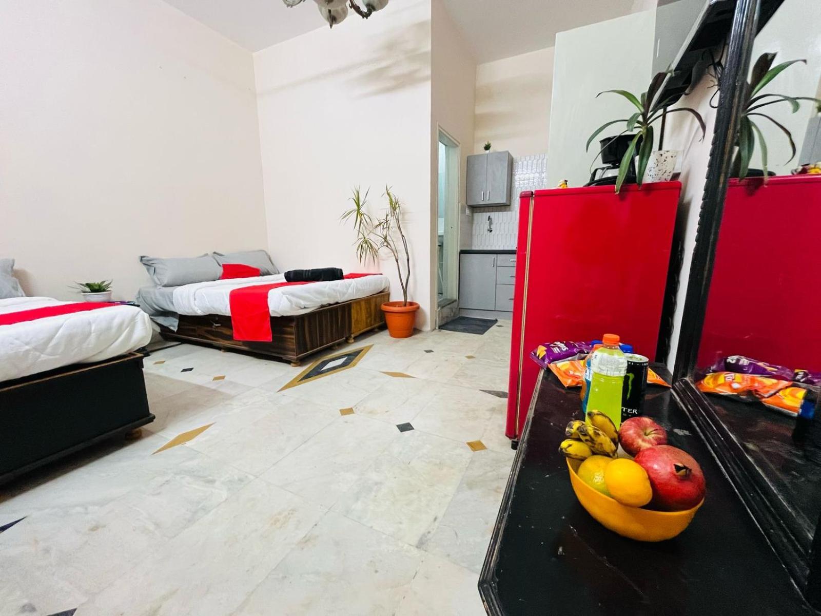 Adh Hazel Wood Hotell Mysore Eksteriør bilde