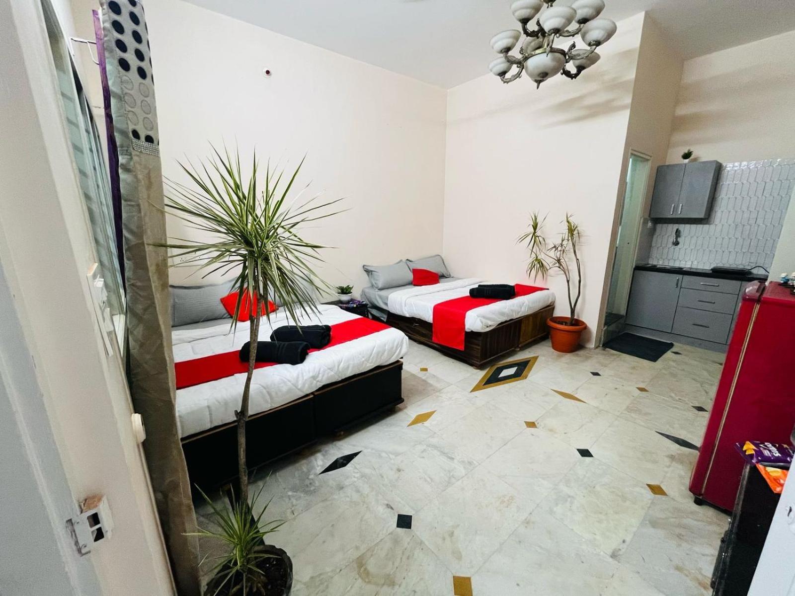 Adh Hazel Wood Hotell Mysore Eksteriør bilde