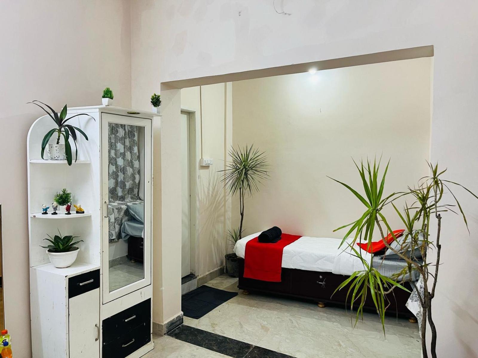Adh Hazel Wood Hotell Mysore Eksteriør bilde
