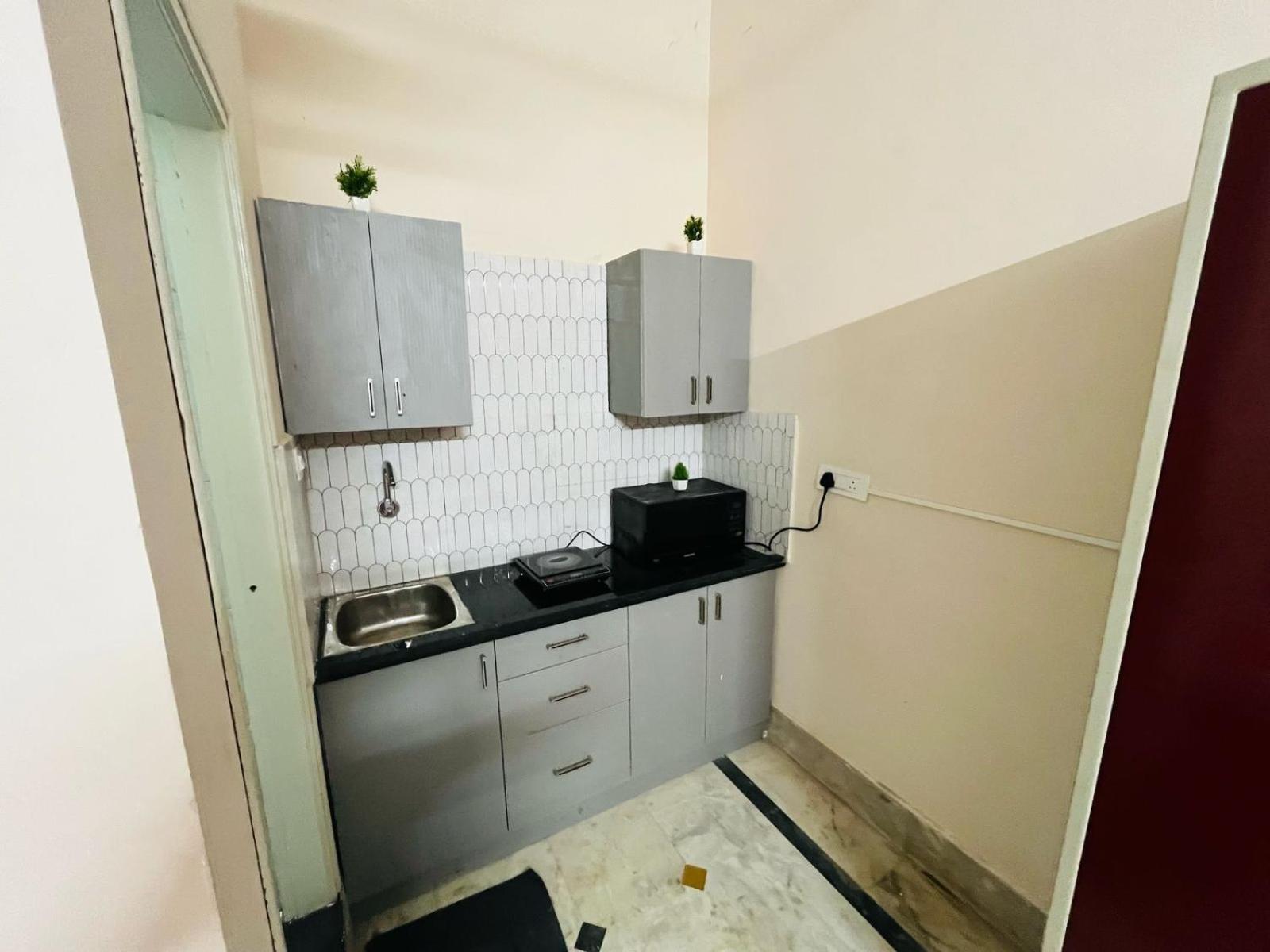 Adh Hazel Wood Hotell Mysore Eksteriør bilde