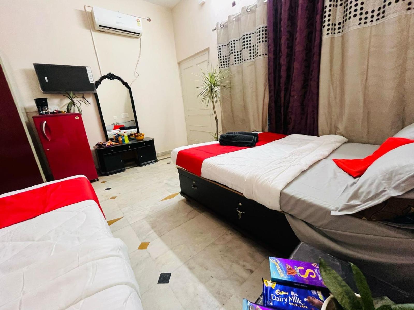 Adh Hazel Wood Hotell Mysore Eksteriør bilde
