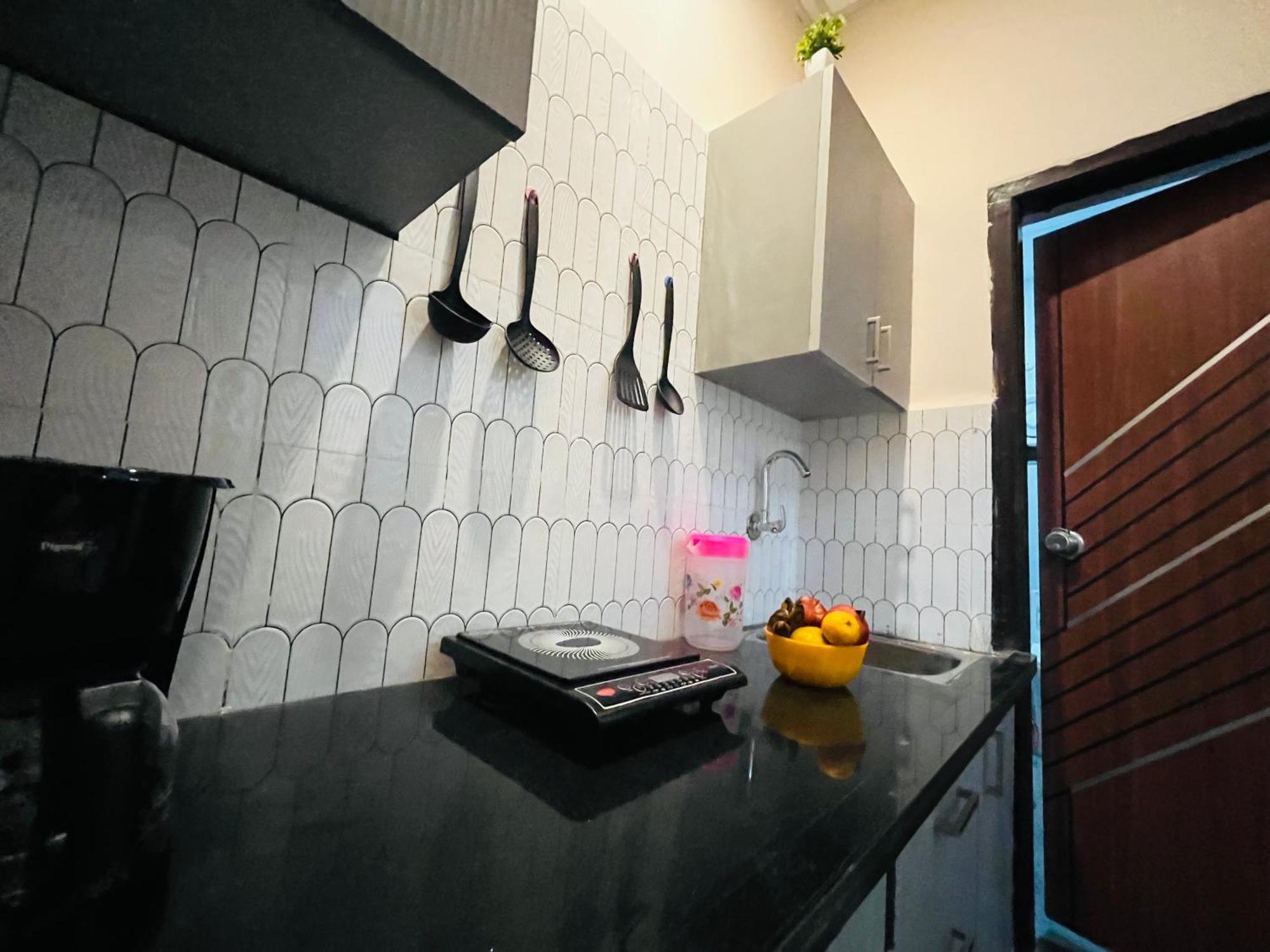 Adh Hazel Wood Hotell Mysore Eksteriør bilde