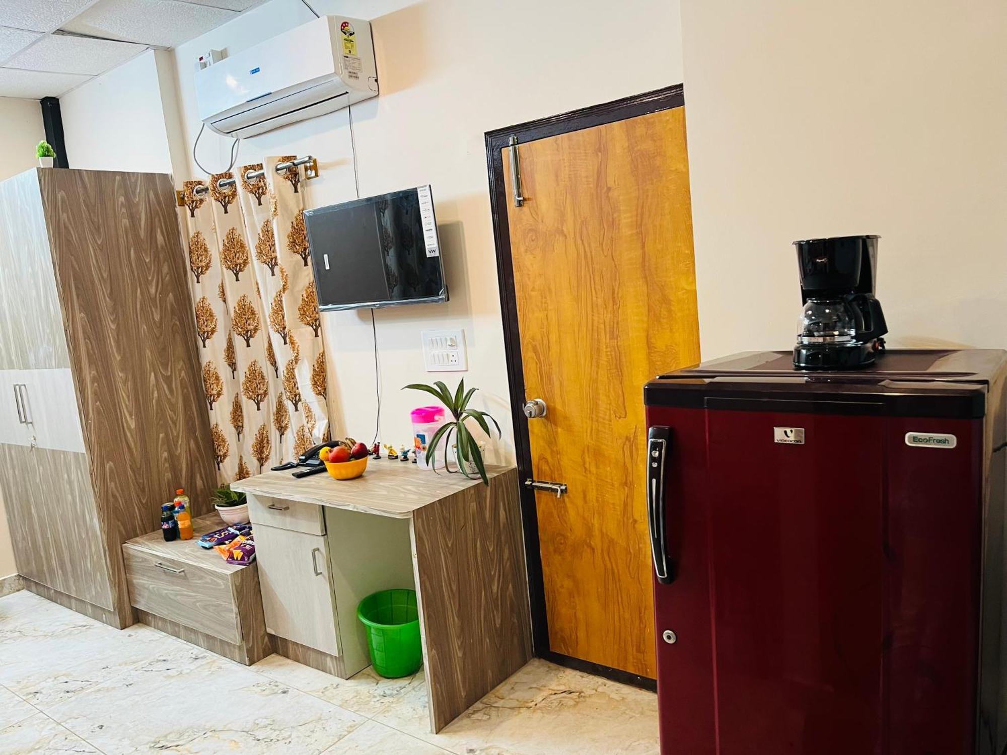 Adh Hazel Wood Hotell Mysore Eksteriør bilde
